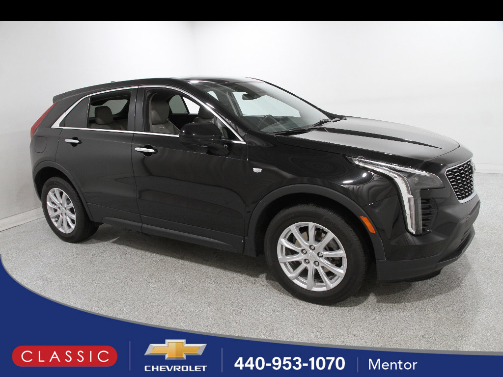 Used 2023 Cadillac XT4 Luxury w/ Cold Weather Package image 1
