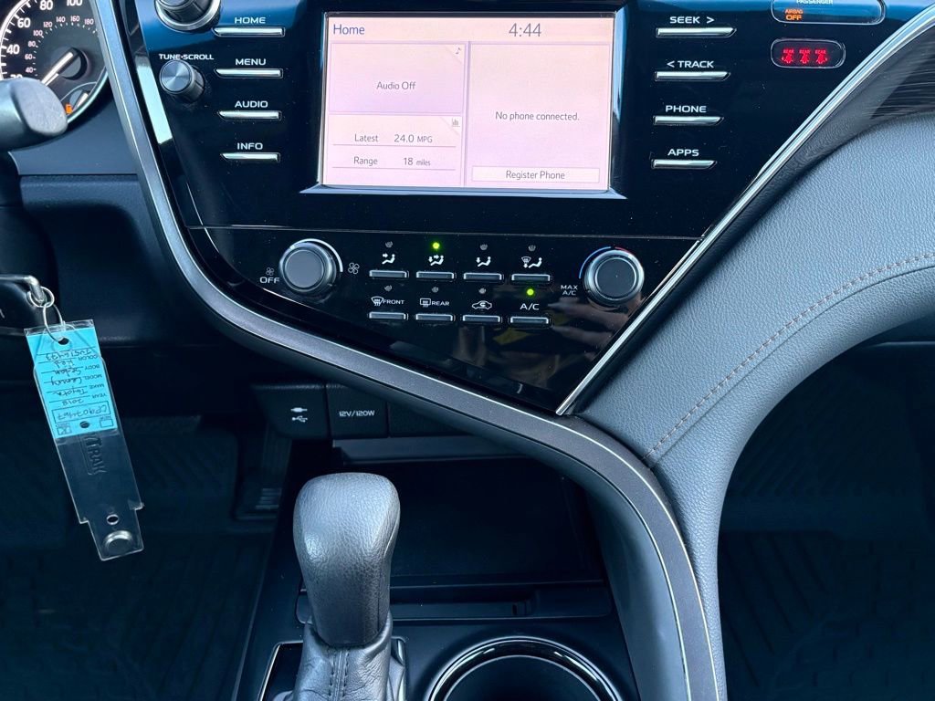 Used 2018 Toyota Camry L image 16