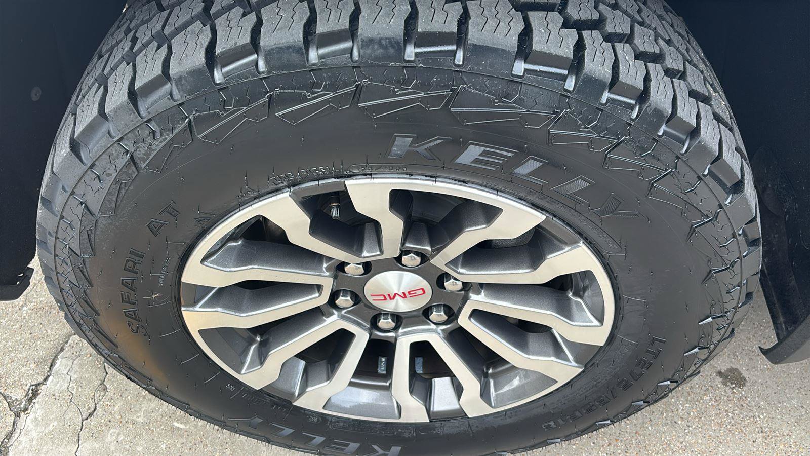 Certified 2022 GMC Sierra 1500 AT4 w/ AT4 Premium Package AWD/4WD image 14