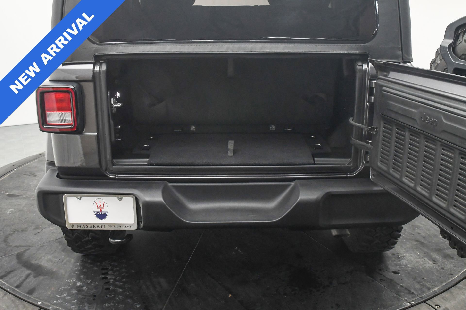 Used 2022 Jeep Wrangler Willys image 7