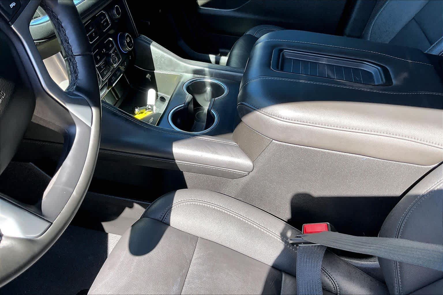 Used 2024 Chevrolet Tahoe Z71 w/ Luxury Package AWD/4WD image 17