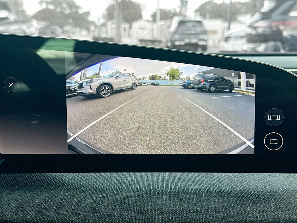 Used 2024 Lucid Air Touring AWD/4WD image 15