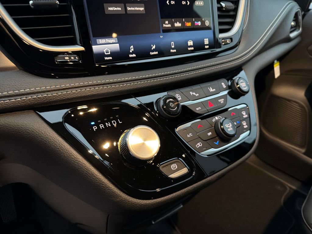 New 2026 Chrysler Pacifica Select image 22