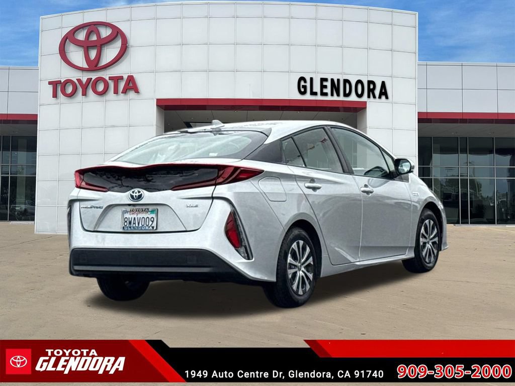 Certified 2021 Toyota Prius Prime XLE w/ Carpet Mat Package (TMS) FWD image 11