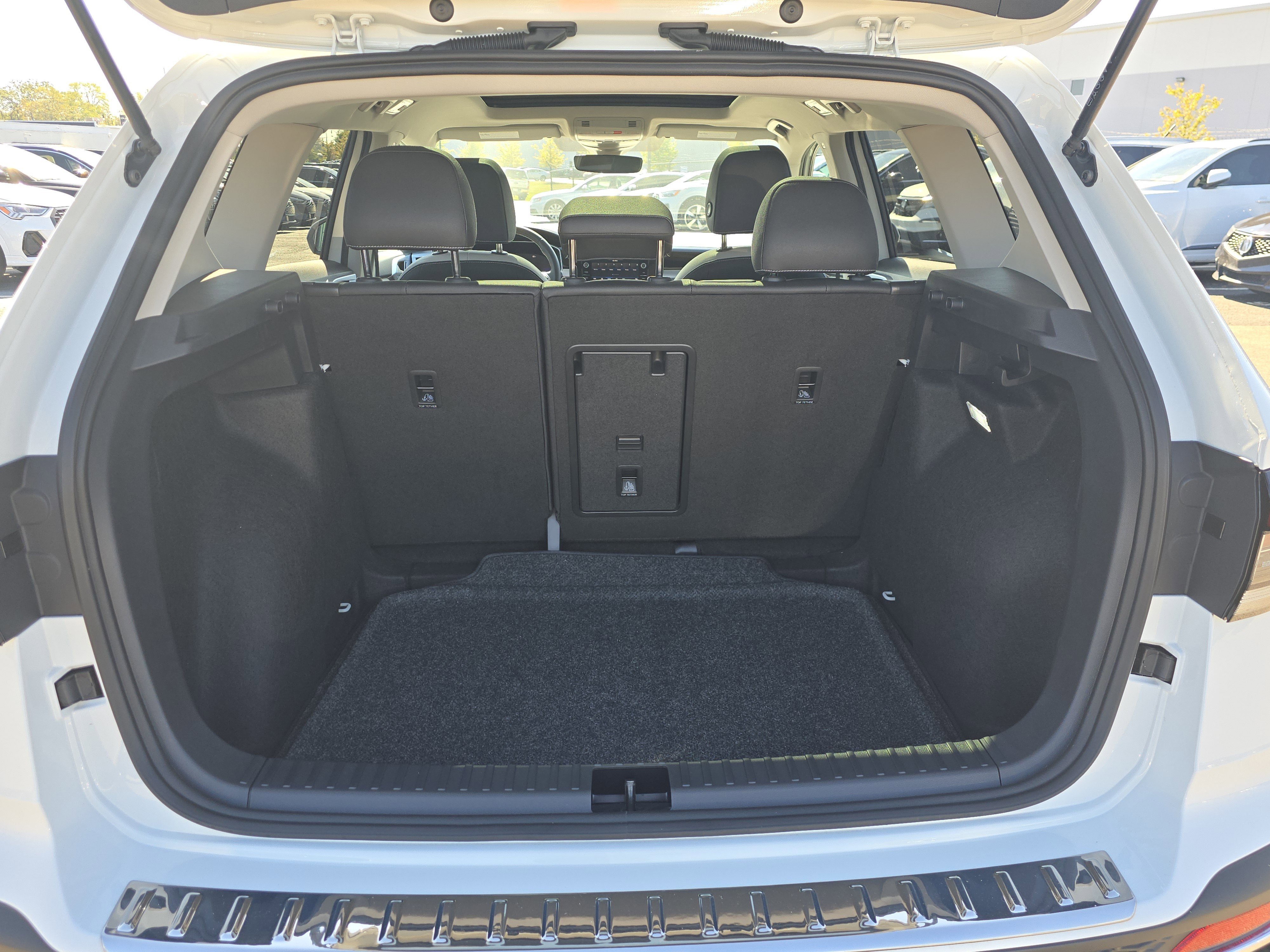 New 2025 Volkswagen Taos SE image 15