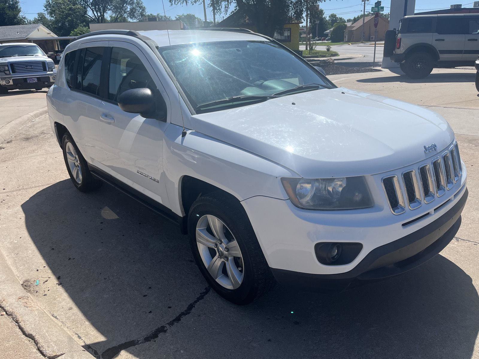 Used 2016 Jeep Compass Sport w/ Power Value Group AWD/4WD image 4