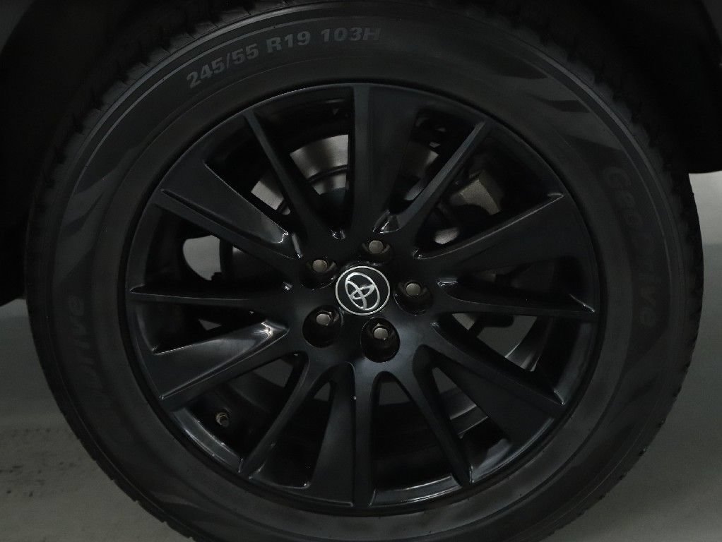 Used 2019 Toyota Highlander SE w/ Nightshade Edition AWD/4WD image 42