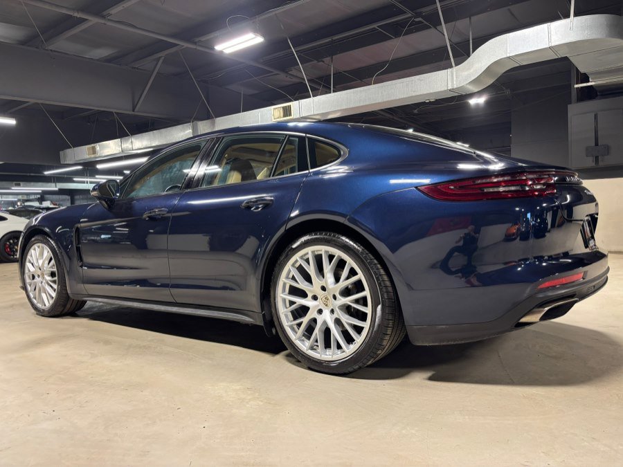 Used 2018 Porsche Panamera 4 image 7