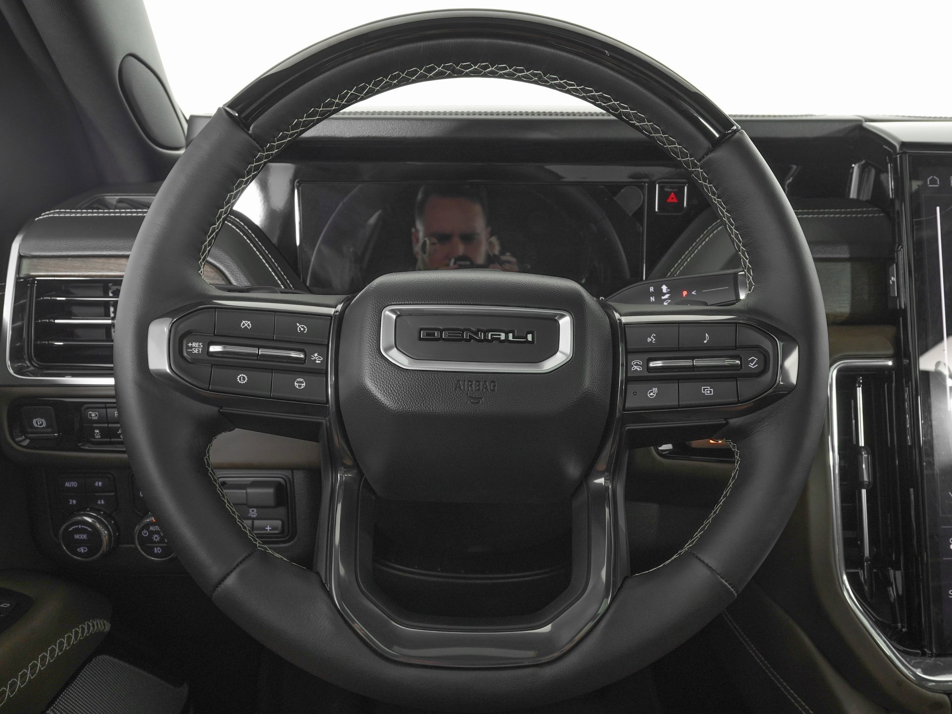 Used 2025 GMC Yukon Denali Ultimate image 22