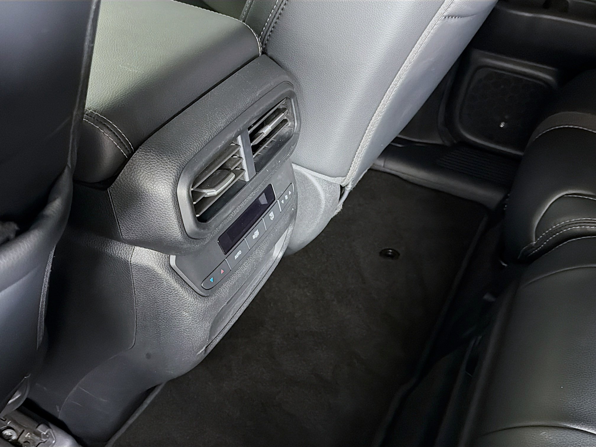 Used 2025 Honda Pilot EX-L image 26