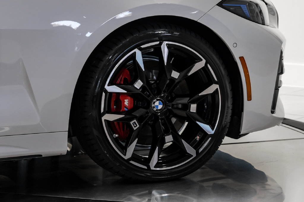 Used 2025 BMW M440i Convertible w/ Premium Package RWD image 61