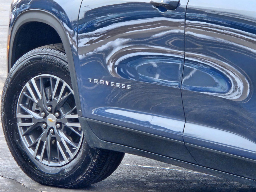 Certified 2025 Chevrolet Traverse LT image 16