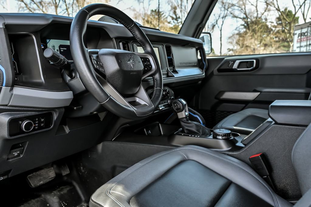 Used 2023 Ford Bronco Black Diamond image 12