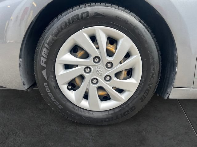 Used 2020 Hyundai Elantra SE w/ Cargo Package (C1) FWD image 9