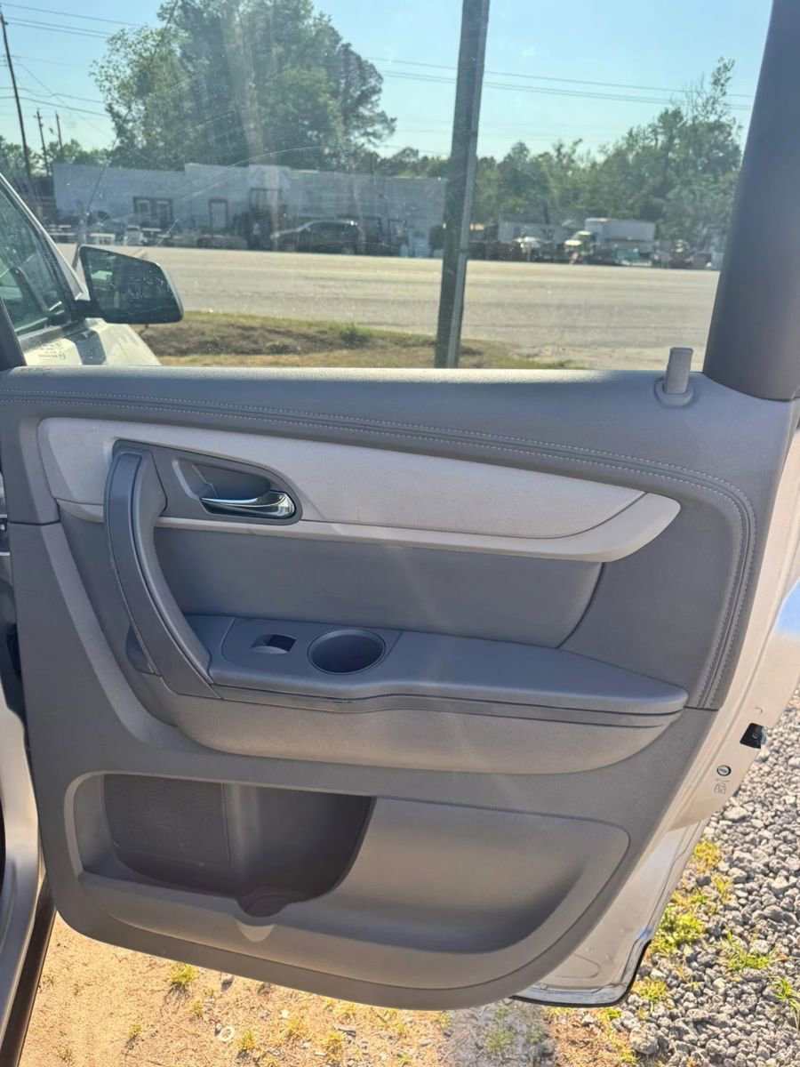 Used 2017 Chevrolet Traverse LS FWD image 17