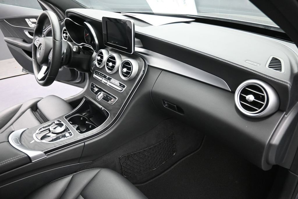 Used 2017 Mercedes-Benz C 300 4MATIC Sedan image 27