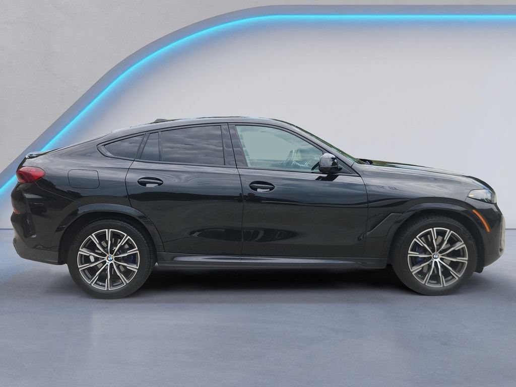 Used 2026 BMW X6 xDrive40i AWD/4WD image 3