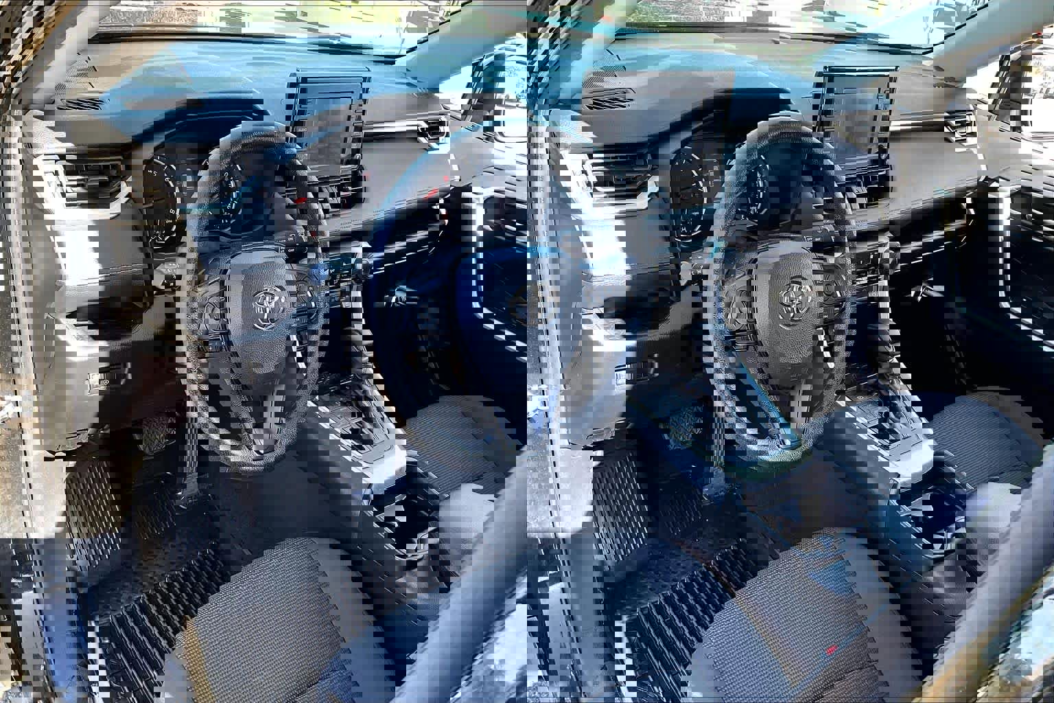 Certified 2021 Toyota RAV4 LE image 17