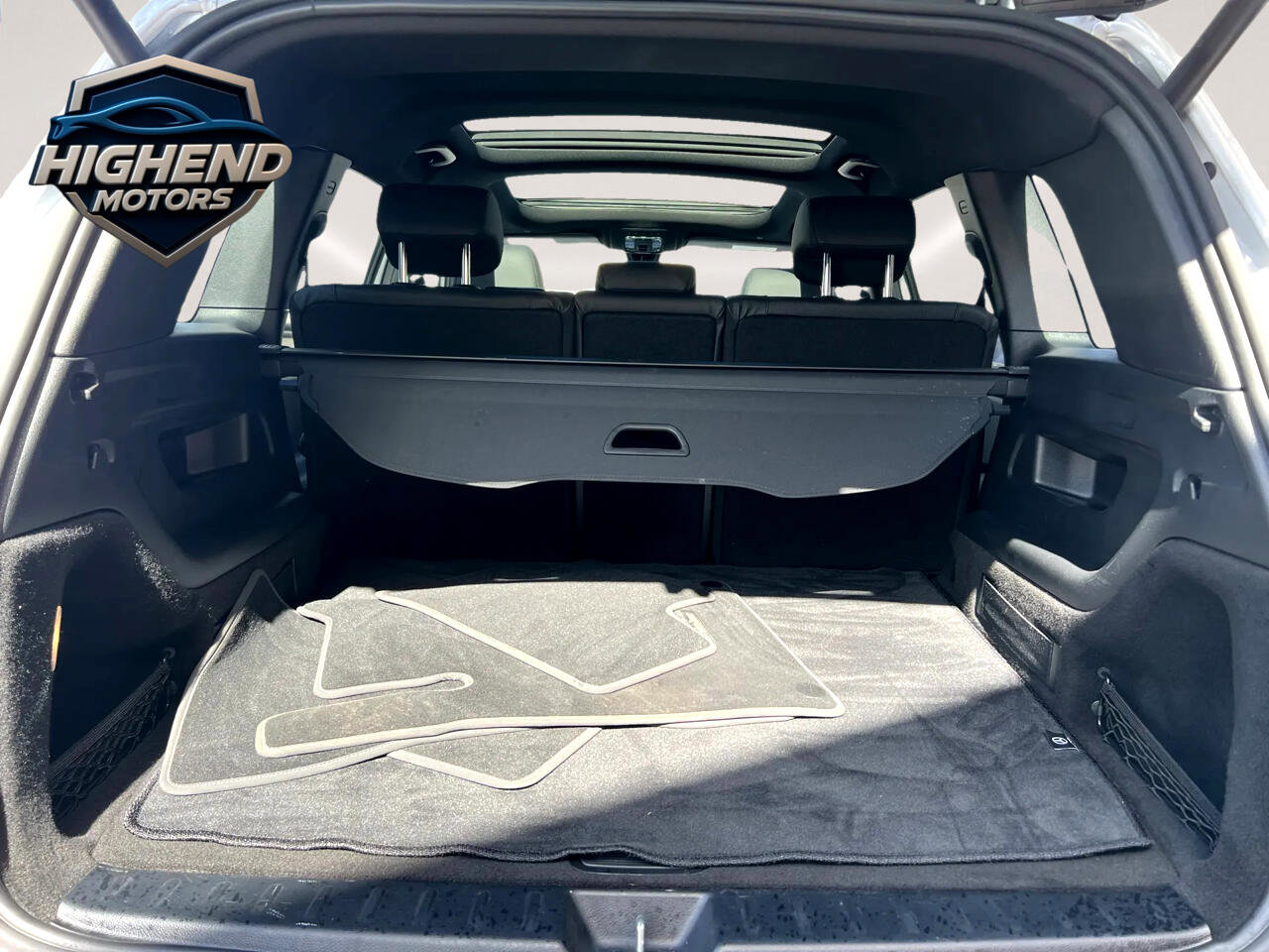 Used 2020 Mercedes-Benz GLB 250 4MATIC w/ Premium Package image 19