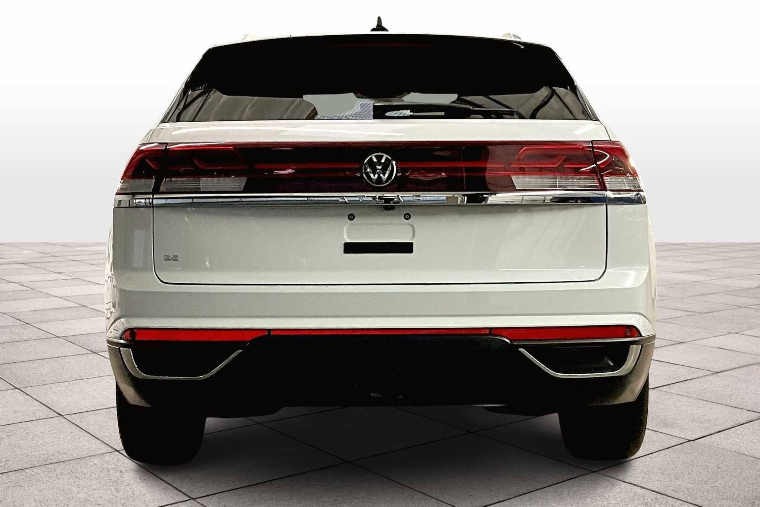 Used 2024 Volkswagen Atlas Cross Sport SE image 7