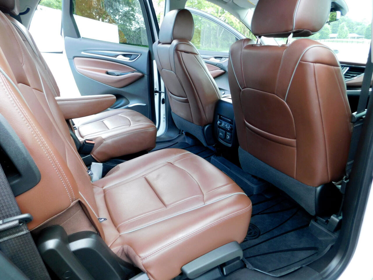 Used 2021 Buick Enclave Avenir w/ Avenir Technology Package image 11