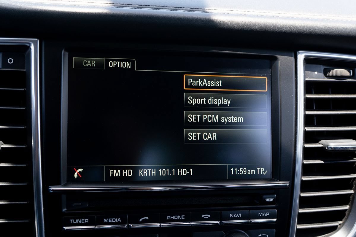 Used 2016 Porsche Panamera GTS AWD/4WD image 30