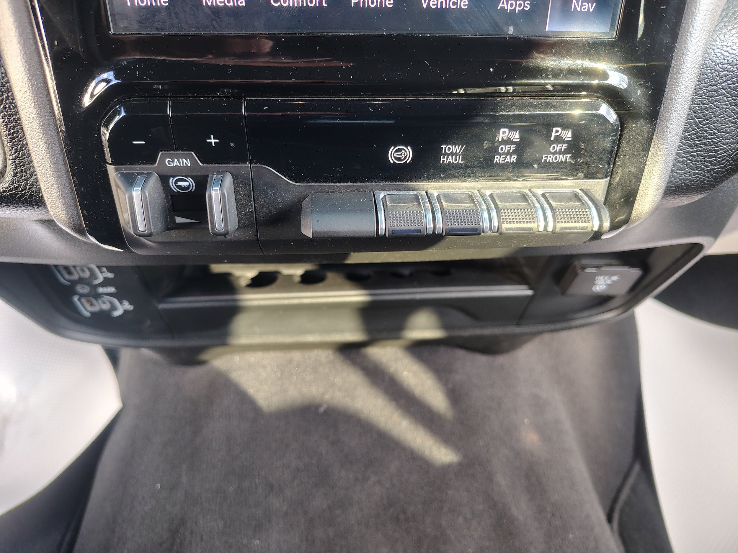 Certified 2026 RAM 2500 Laramie AWD/4WD image 37