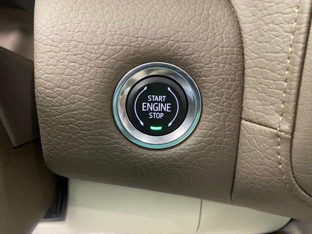 Used 2023 GMC Yukon Denali AWD/4WD image 32