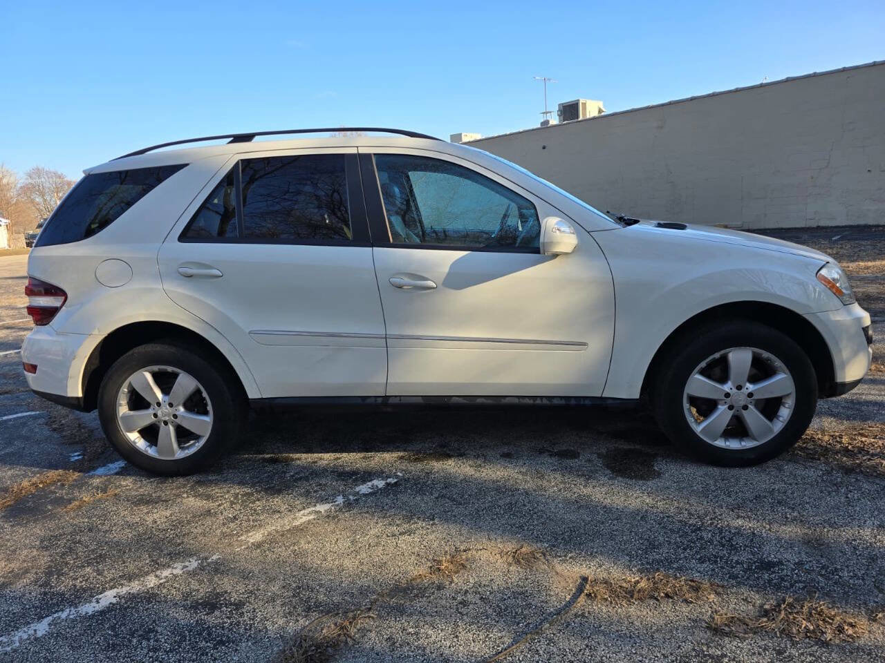 Used 2009 Mercedes-Benz ML 350 ML 350 4MATIC AWD 4dr SUV image 3