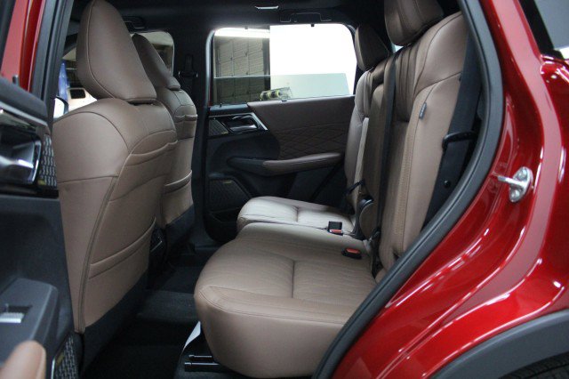 New 2026 Mitsubishi Outlander SEL image 24