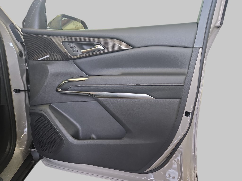 New 2027 Chevrolet Traverse Z71 w/ Driver Confidence Package AWD/4WD image 11