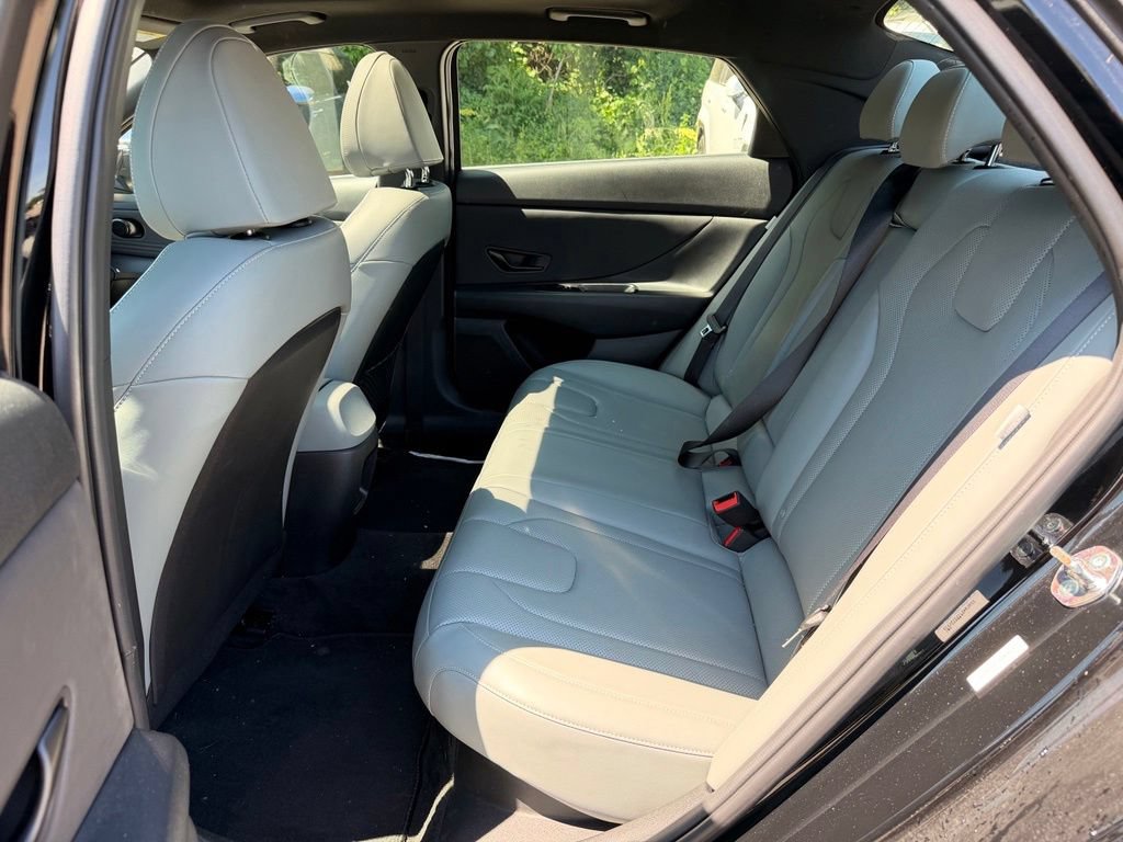 Used 2025 Hyundai Elantra Limited FWD image 38