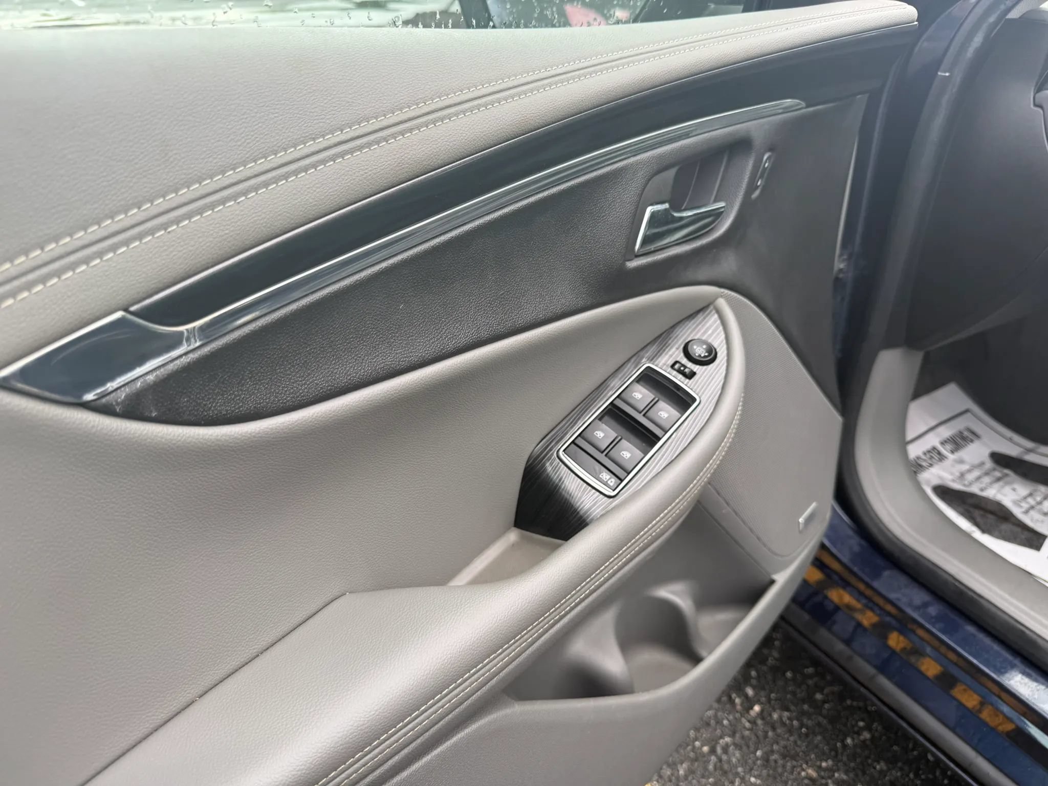 Used 2016 Chevrolet Impala LT w/ Leather Package FWD image 13