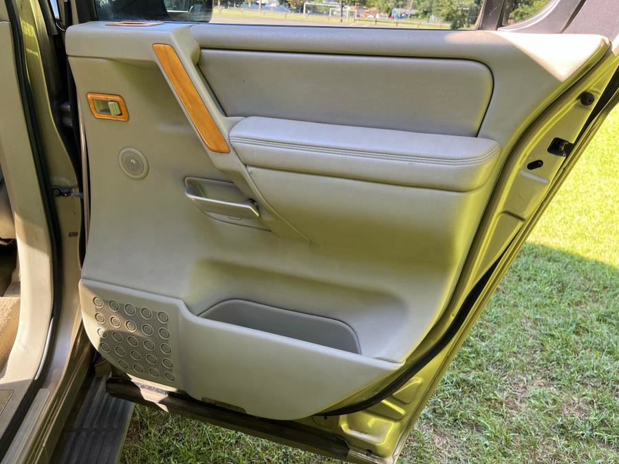 Used 2004 INFINITI QX56 4WD w/ Smart Vision Pkg image 25