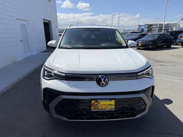 New 2025 Volkswagen Taos SEL image 9