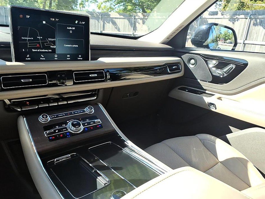 Used 2023 Lincoln Aviator Reserve w/ Equipment Group 201A AWD/4WD image 15