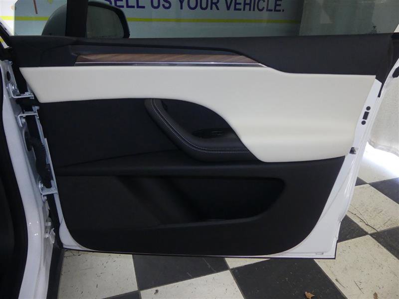 Used 2025 Tesla Model X image 27