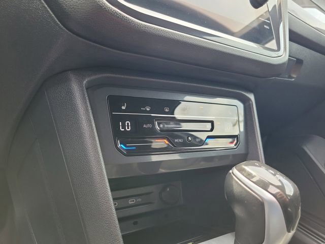 Used 2022 Volkswagen Tiguan SE R-Line AWD/4WD image 22