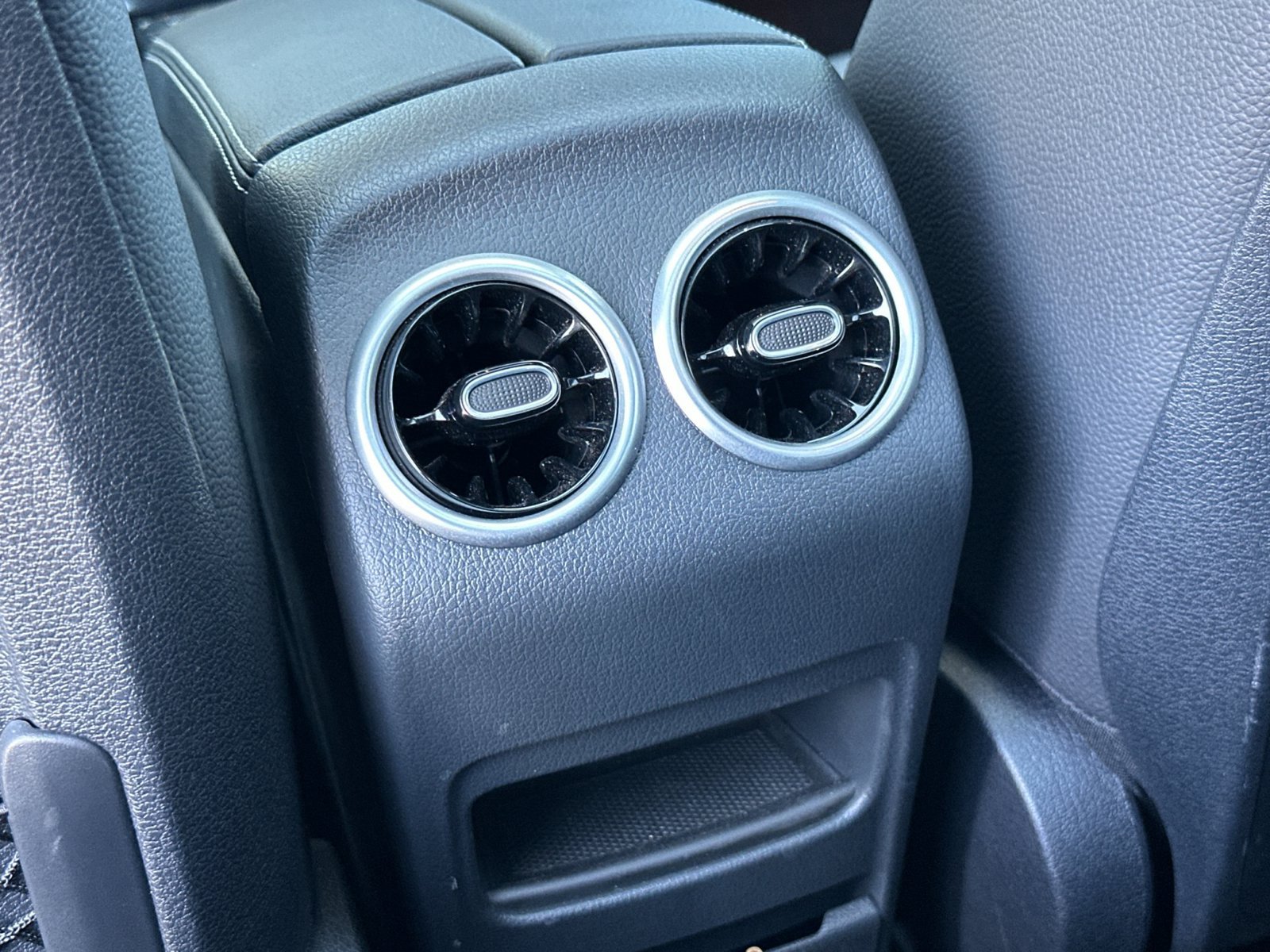 Certified 2026 Mercedes-Benz GLB 250 4MATIC image 13