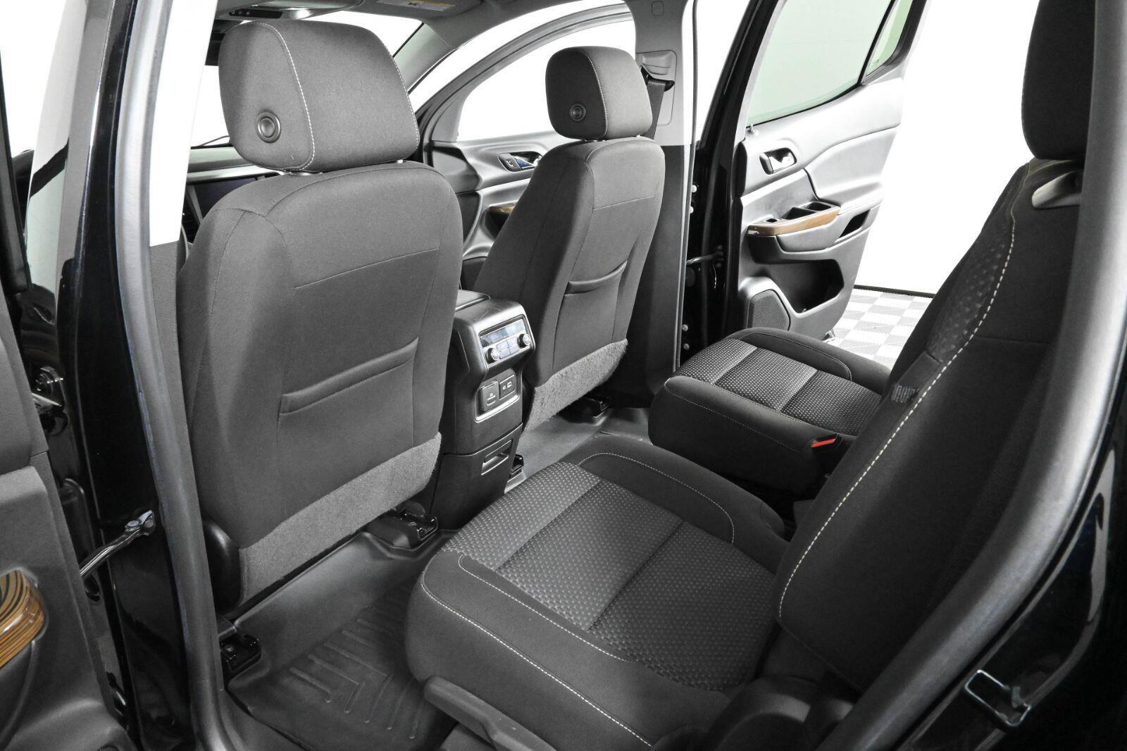 Used 2021 GMC Acadia SLE w/ Driver Convenience Package FWD image 14