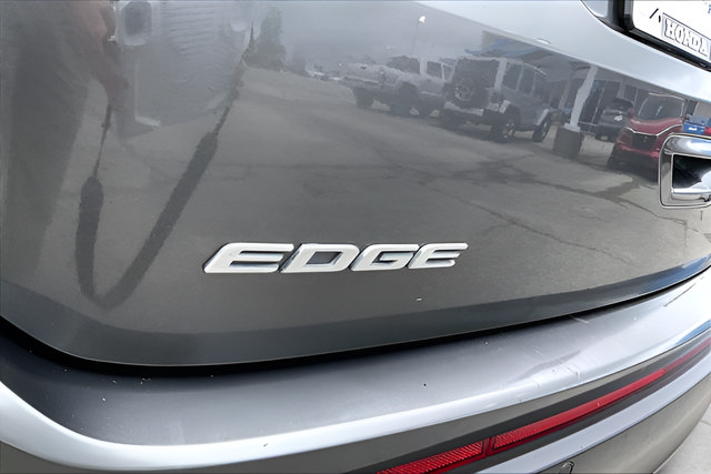 Used 2016 Ford Edge Titanium AWD/4WD image 32