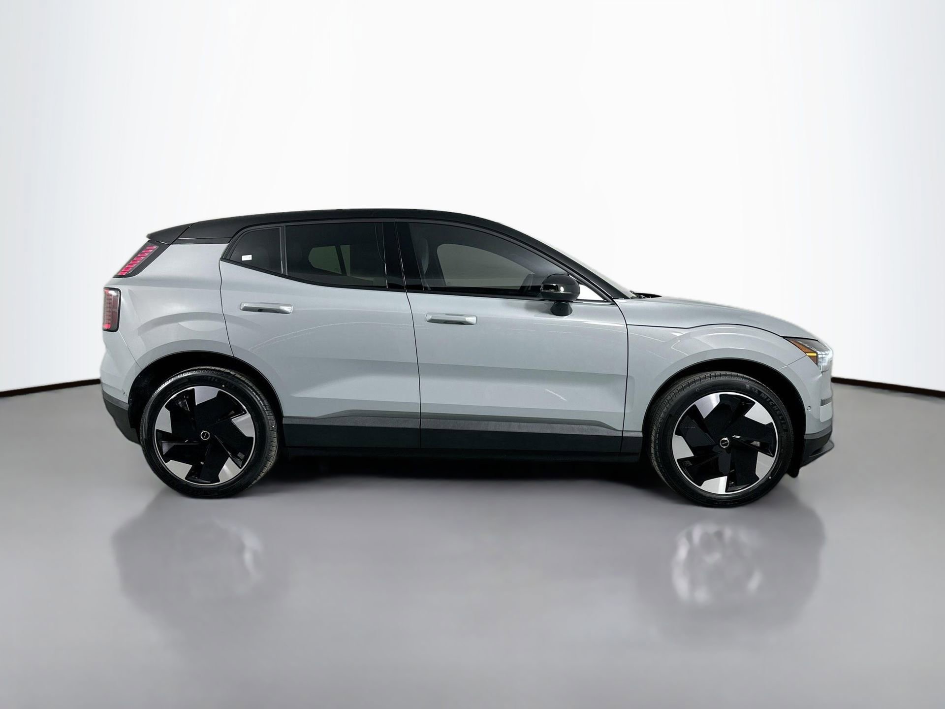 New 2026 Volvo EX30 Ultra w/ Protection Package Premier AWD/4WD image 4
