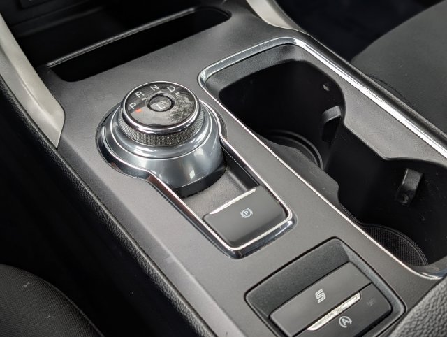 Used 2020 Ford Fusion SE FWD image 17