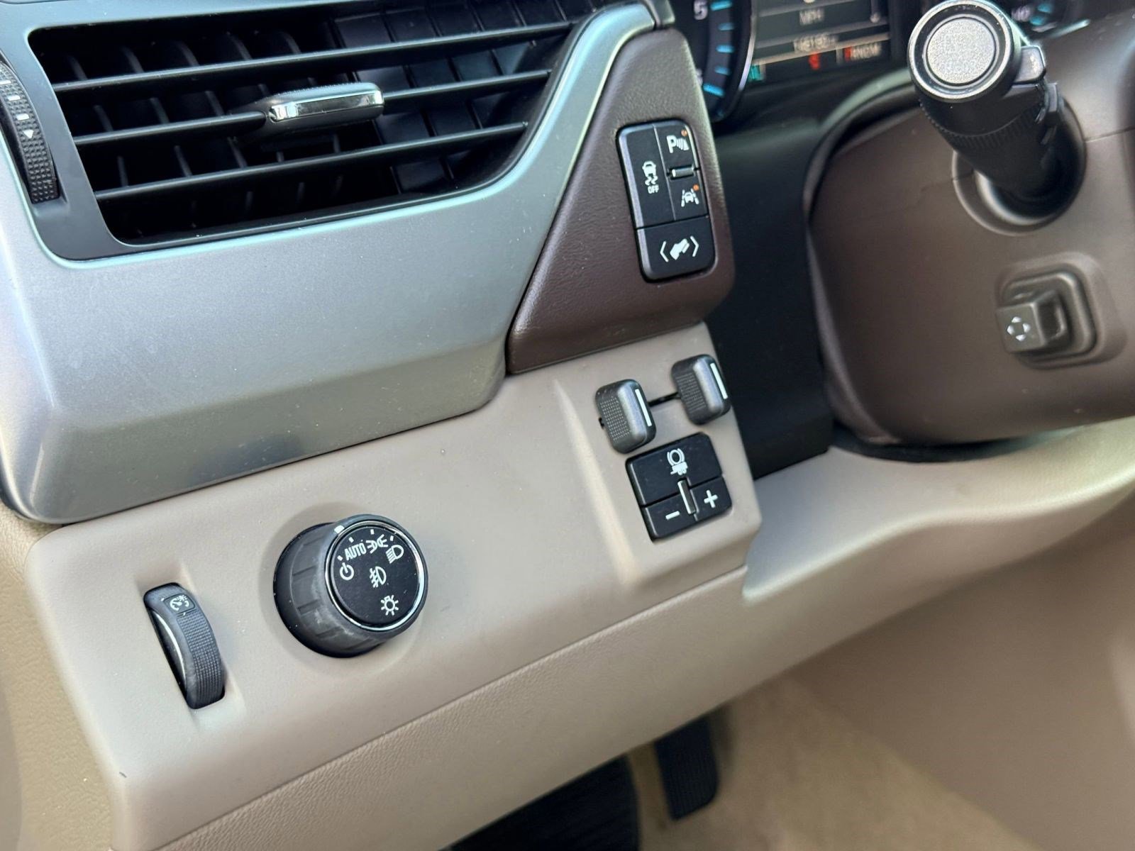 Used 2016 Chevrolet Tahoe LTZ image 20