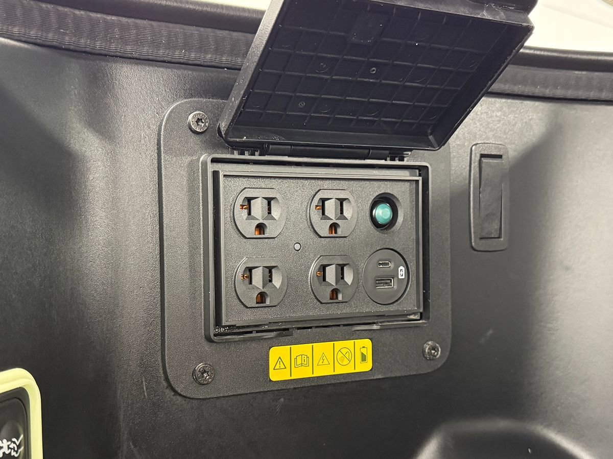 Used 2022 Ford F150 Lightning XLT AWD/4WD image 34