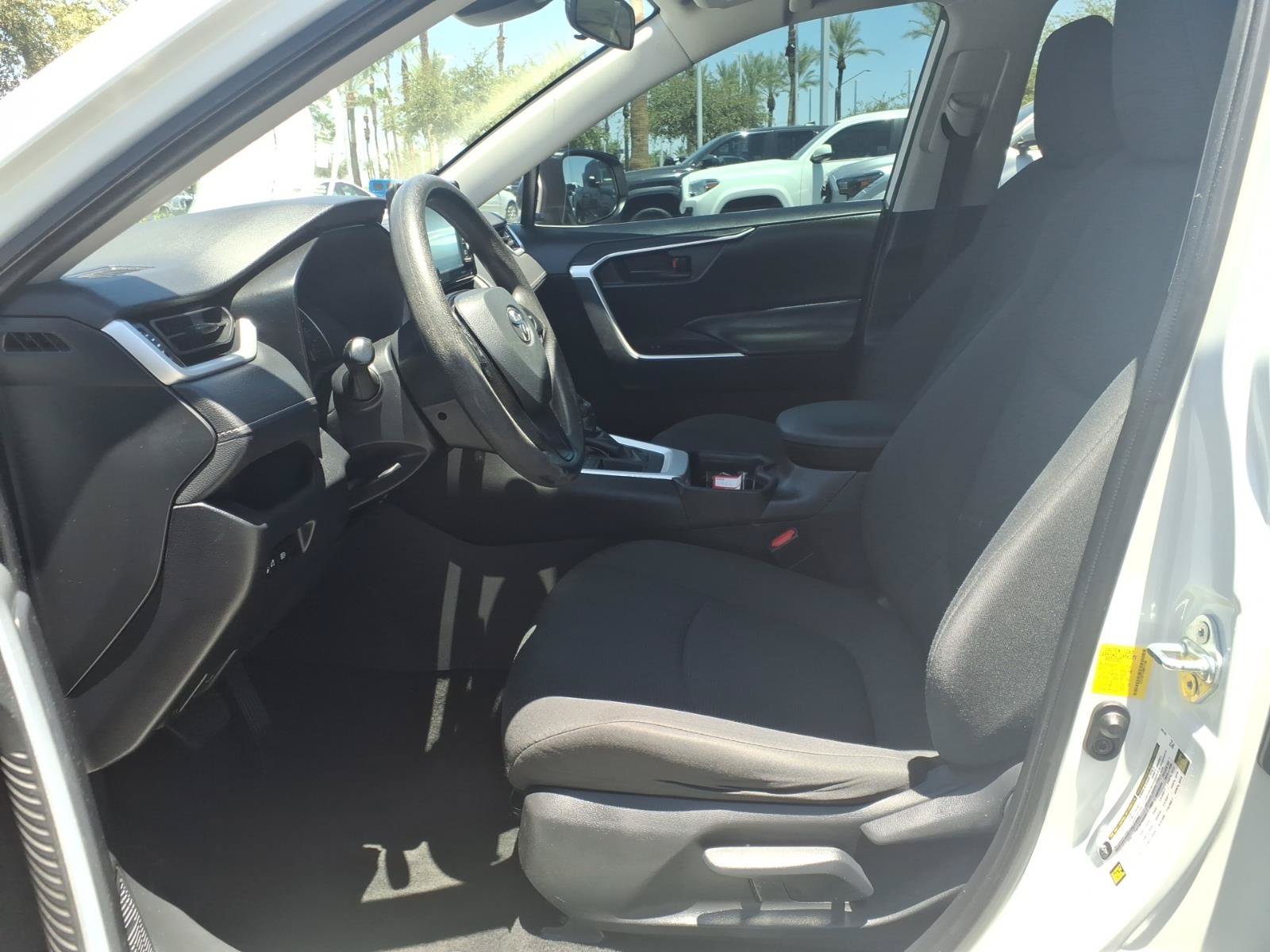 Used 2021 Toyota RAV4 LE w/ Carpet Mat Package (TMS) FWD image 15