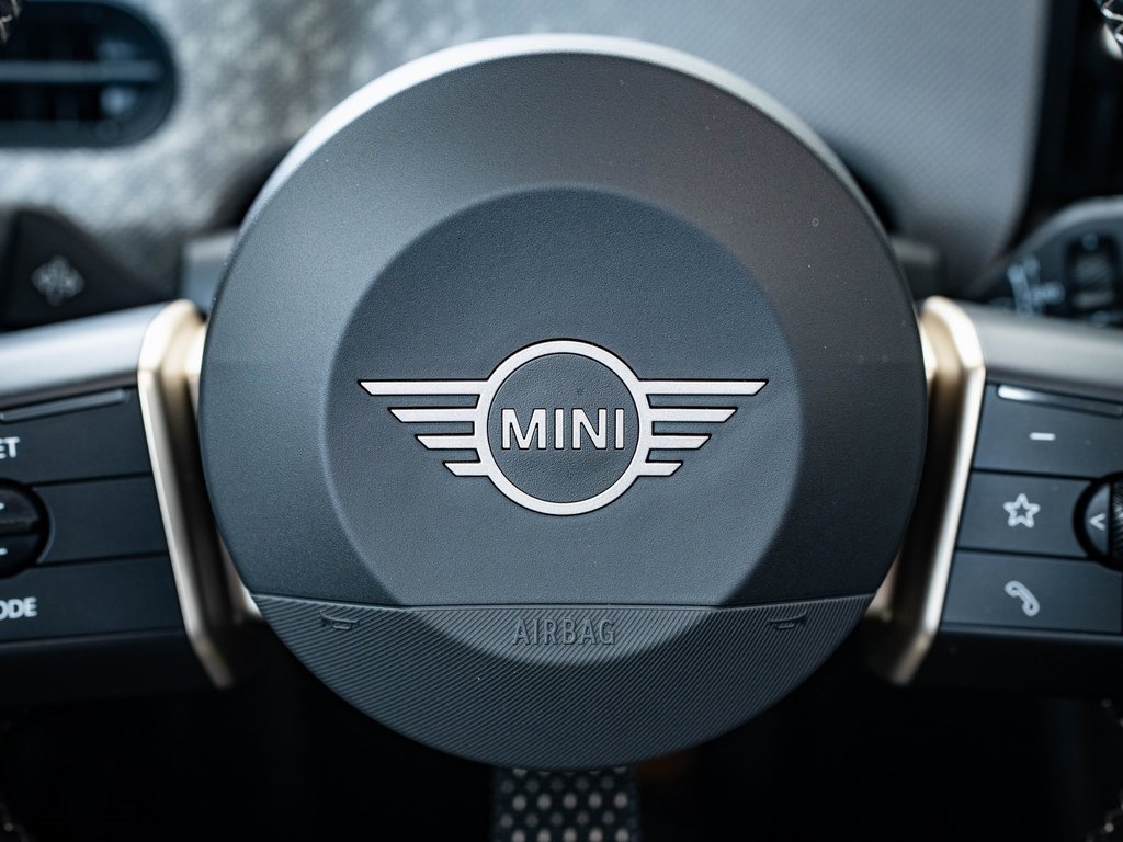 Certified 2025 MINI Cooper S image 27