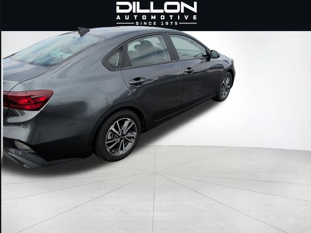 Used 2023 Kia Forte LXS w/ LXS Technology Package FWD image 4
