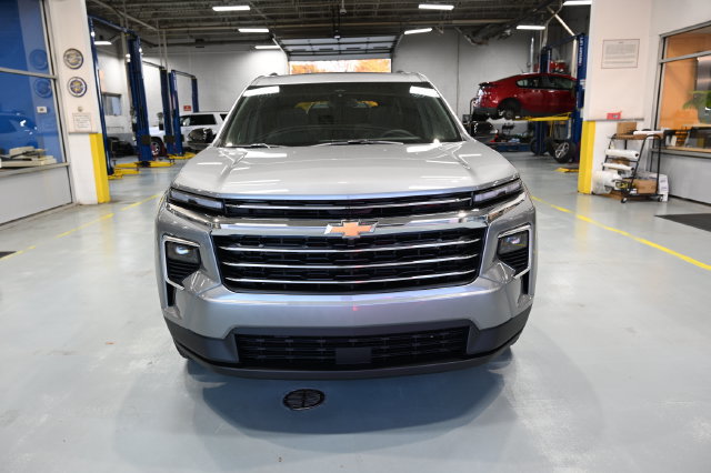 New 2027 Chevrolet Traverse LT w/ LPO, Floor Liner Package FWD image 2