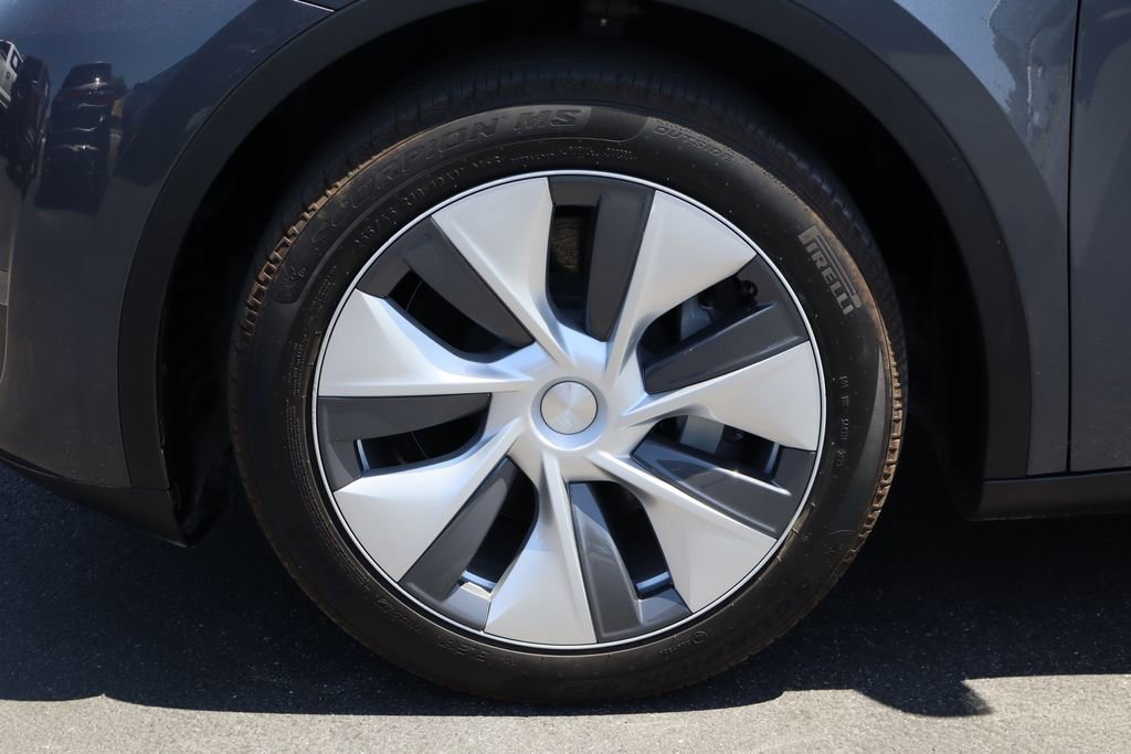 Used 2023 Tesla Model Y Long Range image 28
